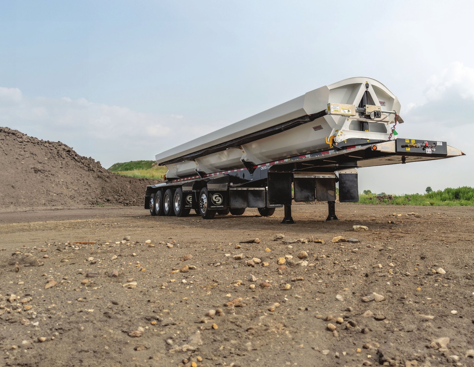 Cross Country side dump 5-axle 49' new for sale in Laval