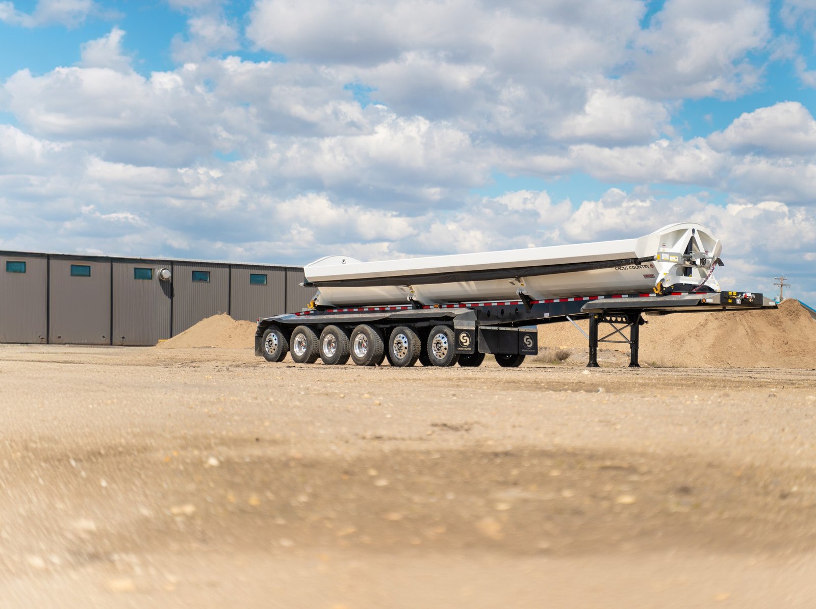 Cross Country side dump 6-axle 53' new for sale in Laval
