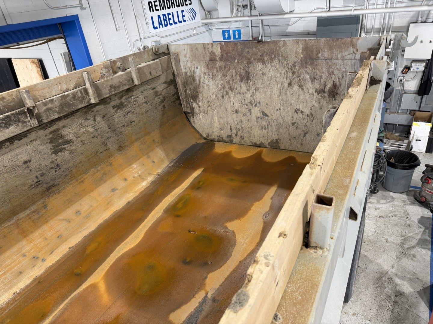 Dompeur 3 essieux Manac demi-ronde usagé à vendre à Laval – Photo 15