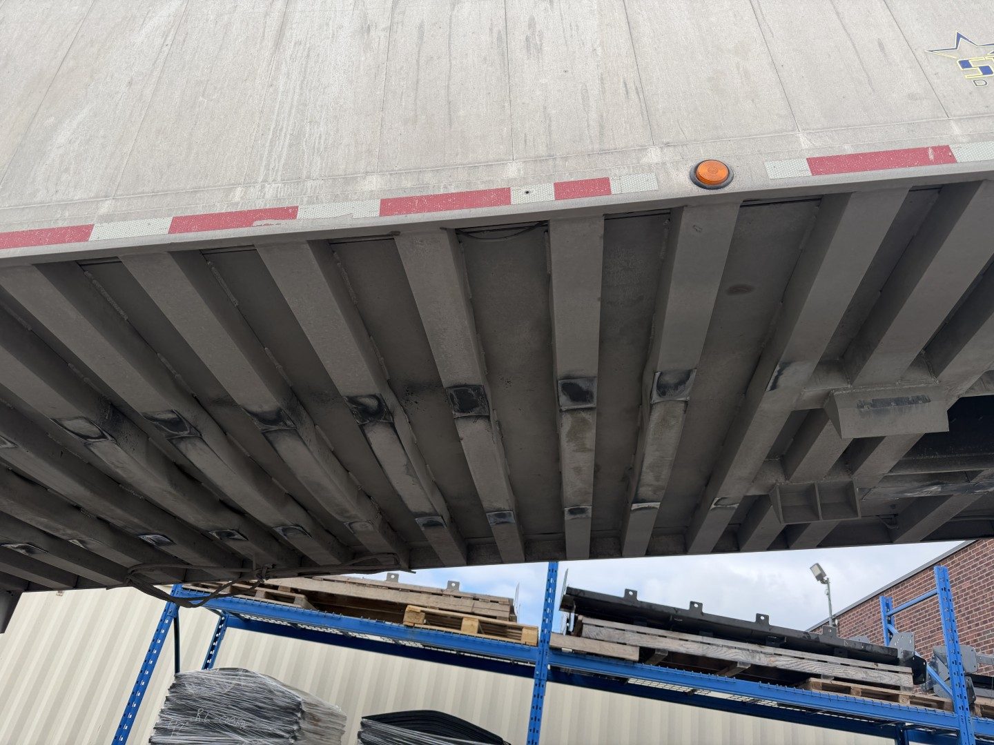 Stargate dump trailer 3-axle 68" wall used 2013 – Photo 18