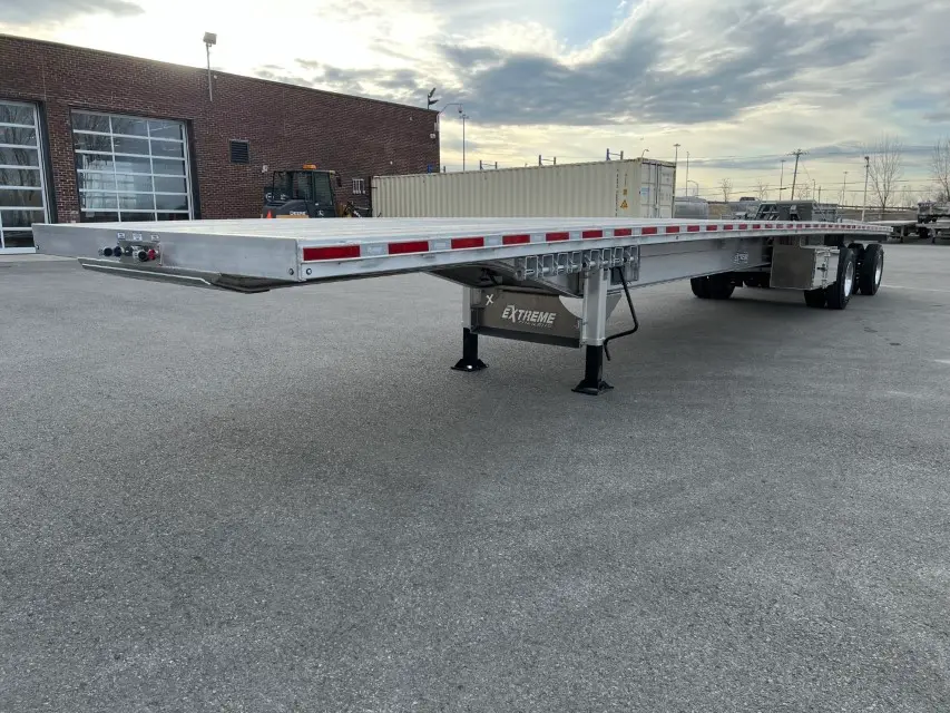 Flatbed 2 essieux Extreme 53' nouveau modèle – Photo 3