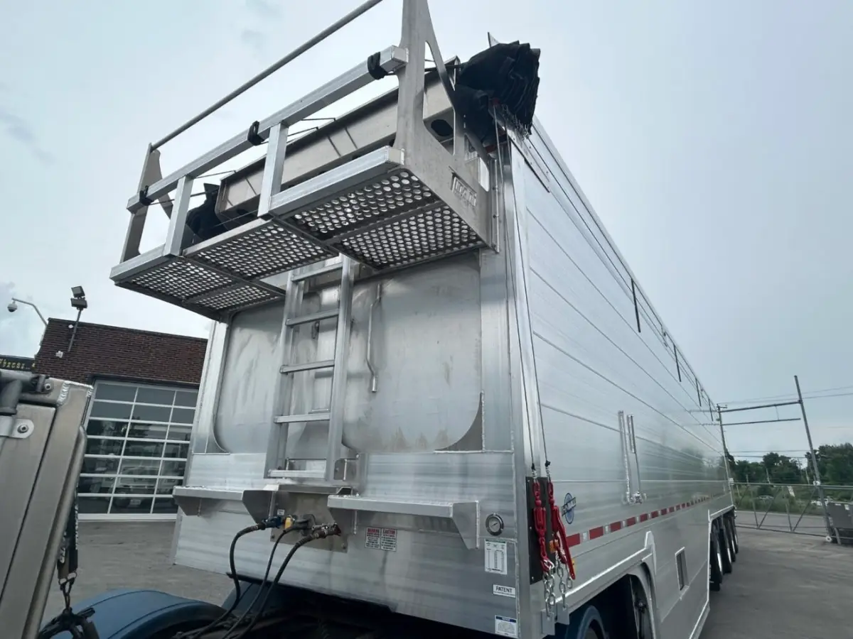 À bedaine 4 essieux Titan 53' nouveau modèle – Photo 2
