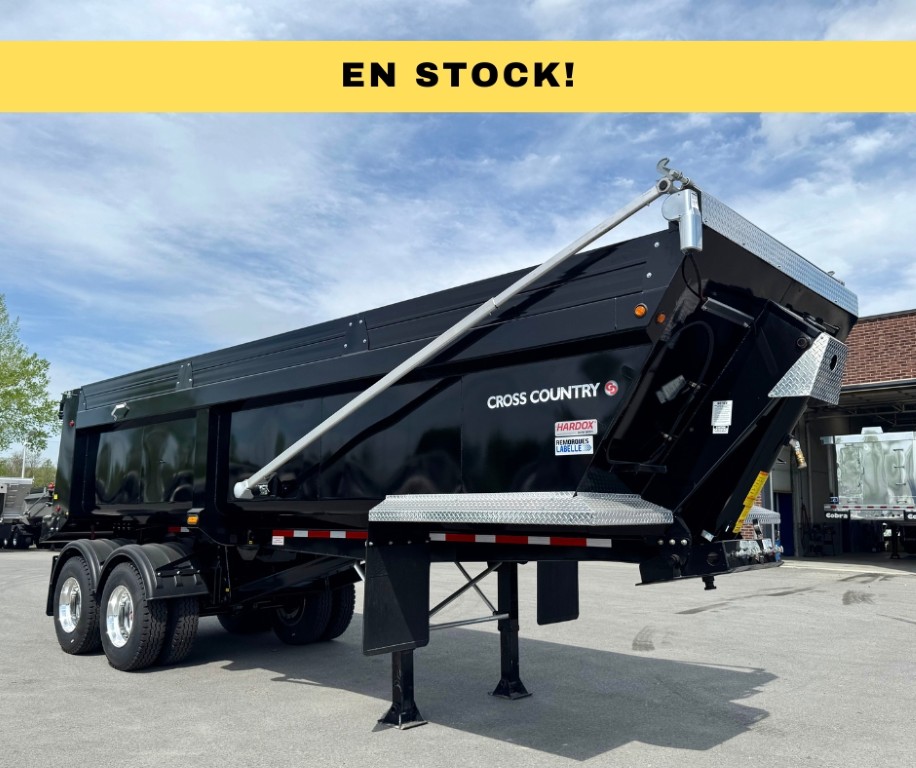 Photo d'un dompeur Cross Country à 2 essieux de couleur noir, modèle 2026 avec finition carré, en stock!