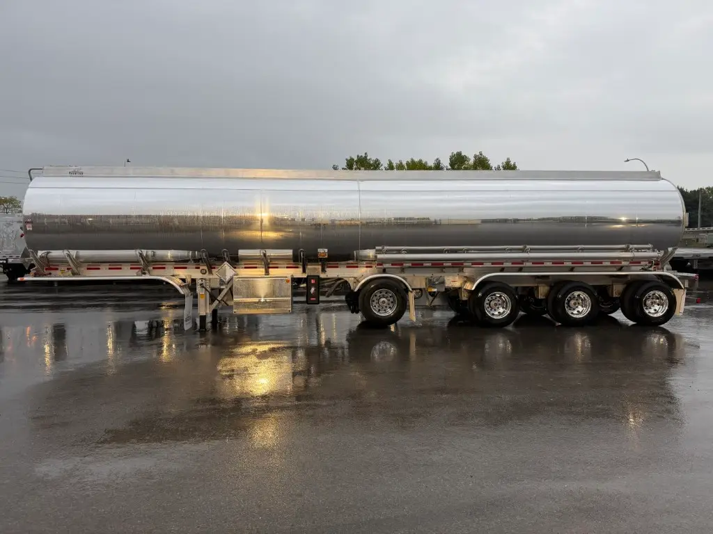 Tremcar petroleum tanker 4-axle TC-406 new model – Photo 3