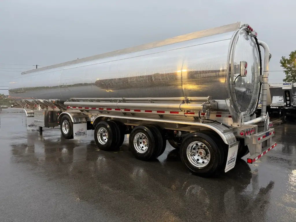 Tremcar petroleum tanker 4-axle TC-406 new model – Photo 1