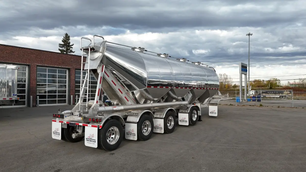Tremcar cement tanker 4-axle new model for sale in Laval – Photo 9