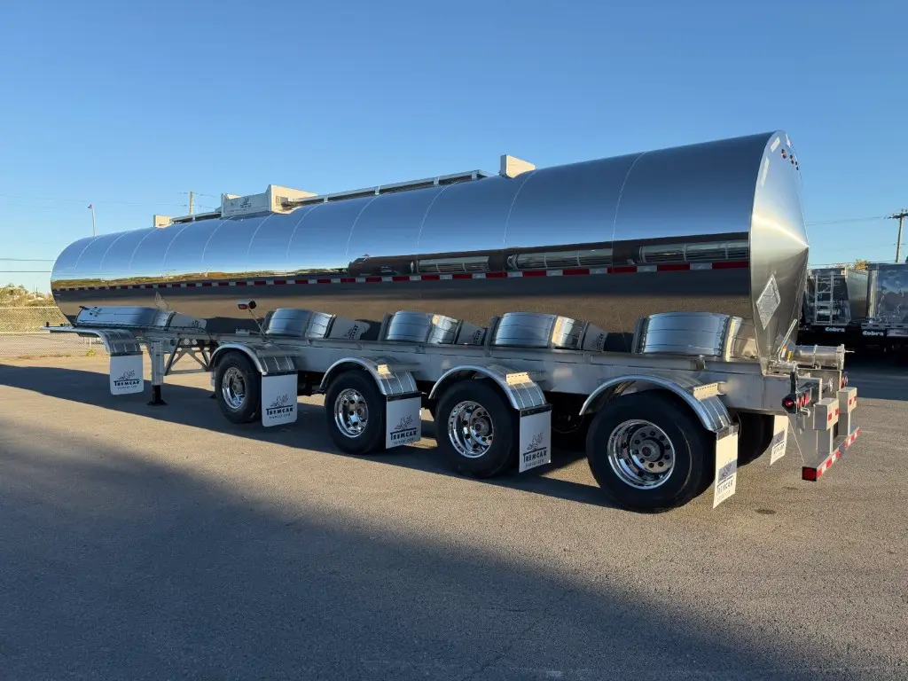 Citerne à chimique 4 essieux Tremcar 48' nouveau modèle – Photo 1