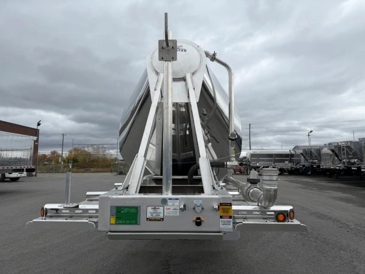 Tremcar cement tanker 4-axle new model for sale in Laval – Photo 7