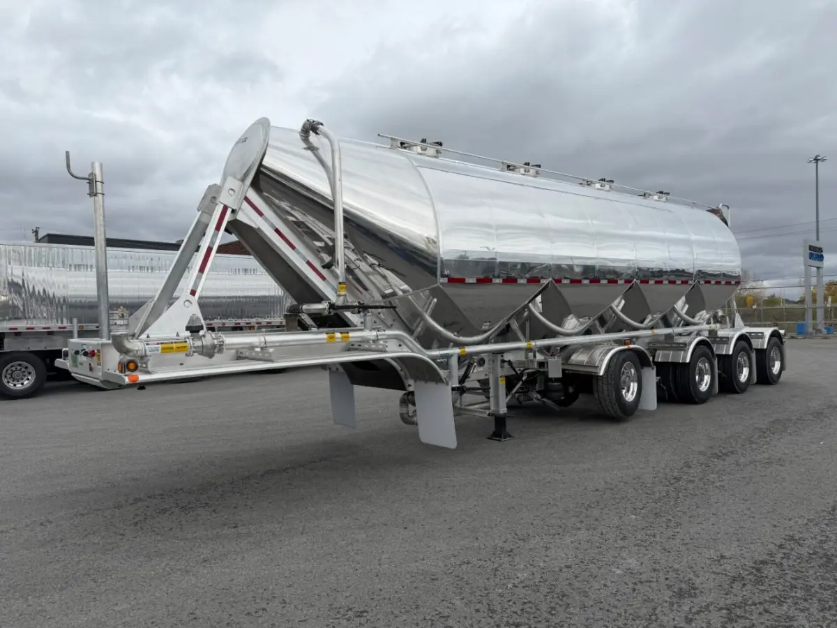 Tremcar cement tanker 4-axle new model for sale in Laval – Photo 5