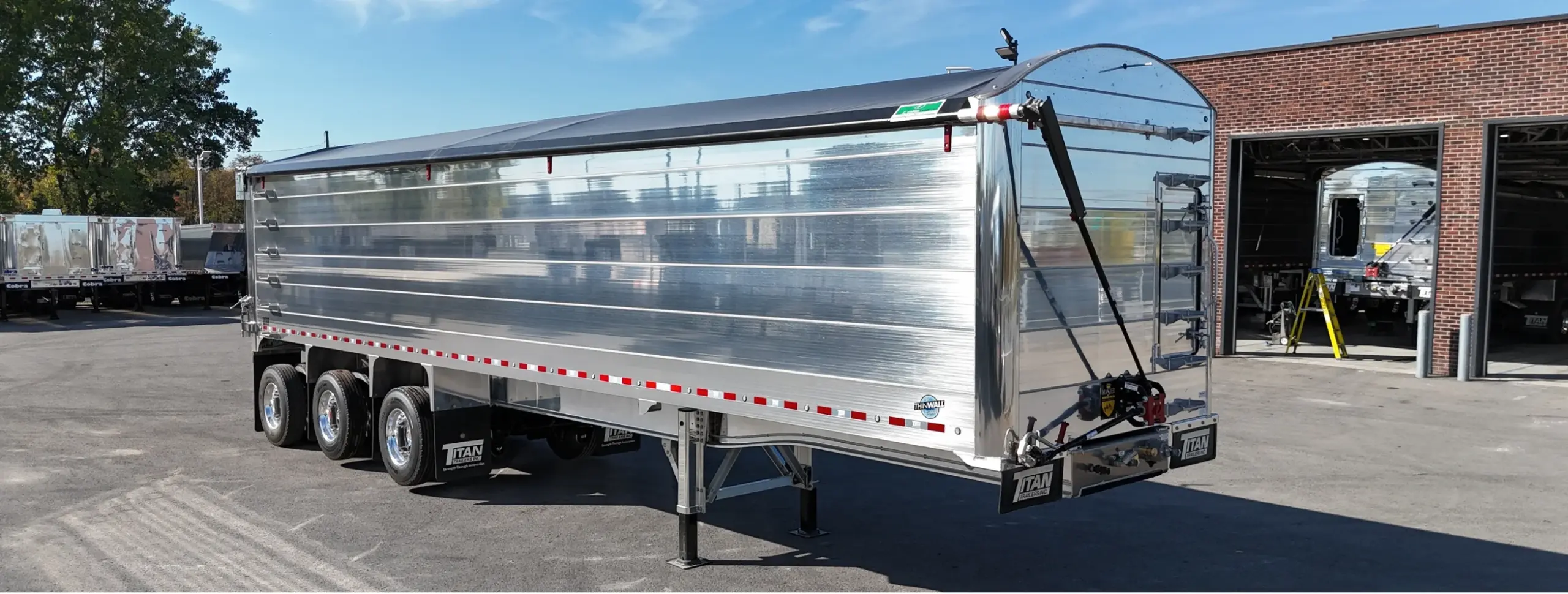 Titan Aluminum Dump Trailer – photo 1