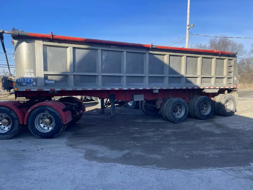 Dompeur 3 essieux Cobra 32' usagé 2013 à vendre à Laval – Photo 4
