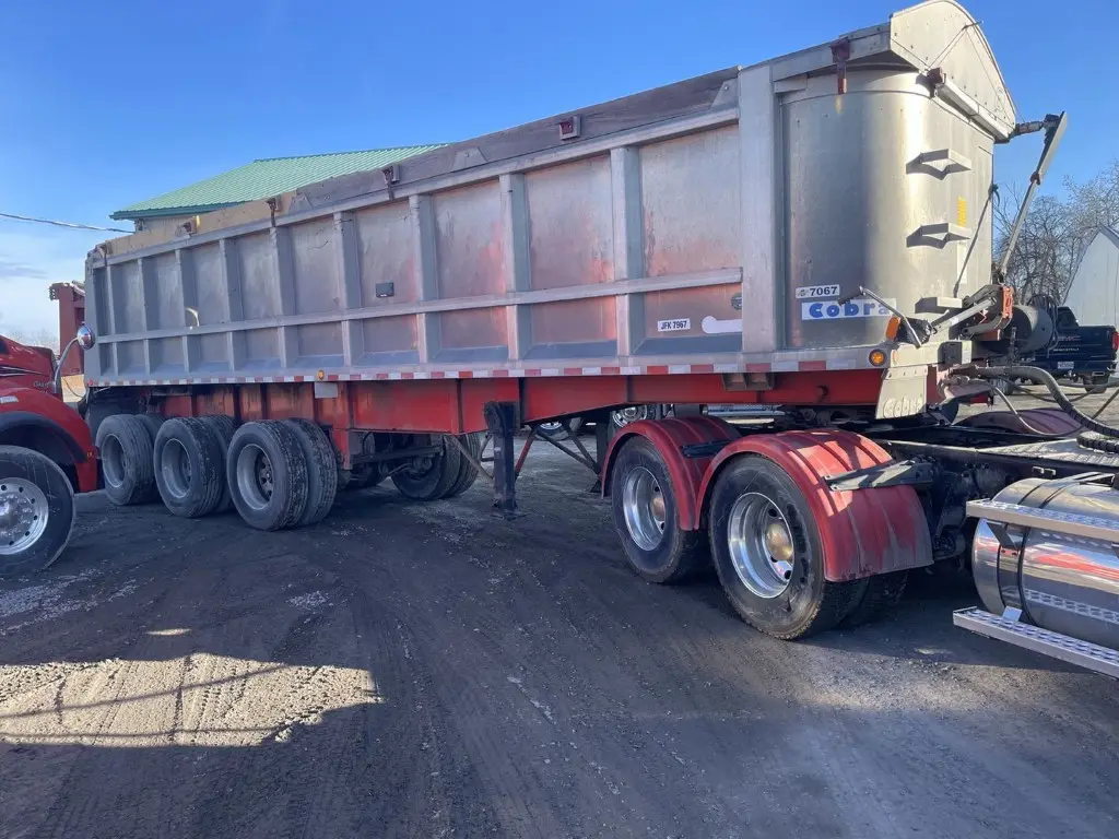 Dompeur 3 essieux Cobra 32' usagé 2013 à vendre à Laval – Photo 6