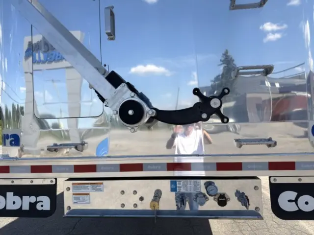 Dompeur 4 essieux Cobra mur 72" avec toile nouveau modèle – Photo 10