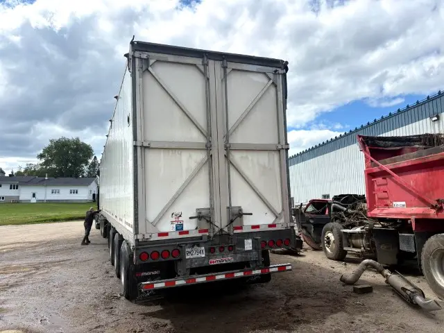 Manac walking floor 4-axle 53' used for sale in Laval – Photo 3