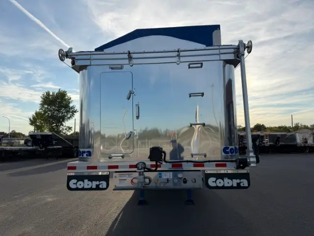 Cobra dump trailer 3-axle 66" wall used for sale in Laval