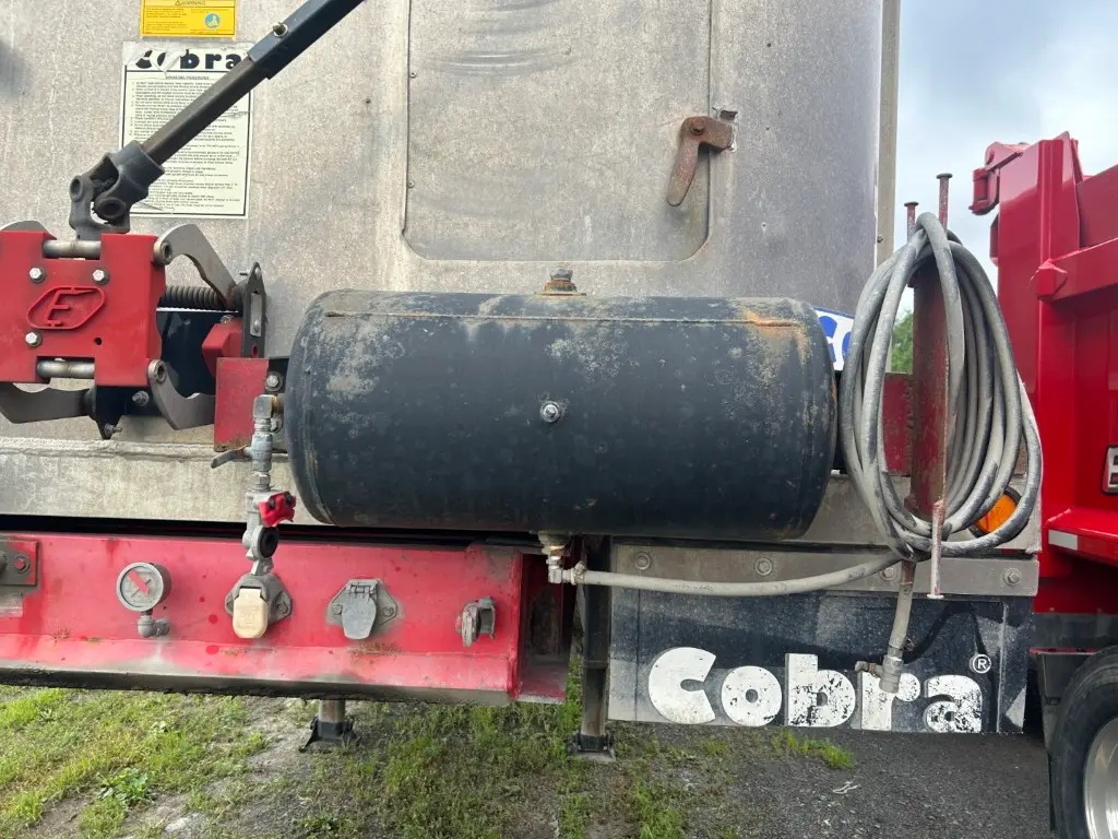Dompeur 3 essieux Cobra 32' usagé 2013 à vendre à Laval – Photo 8