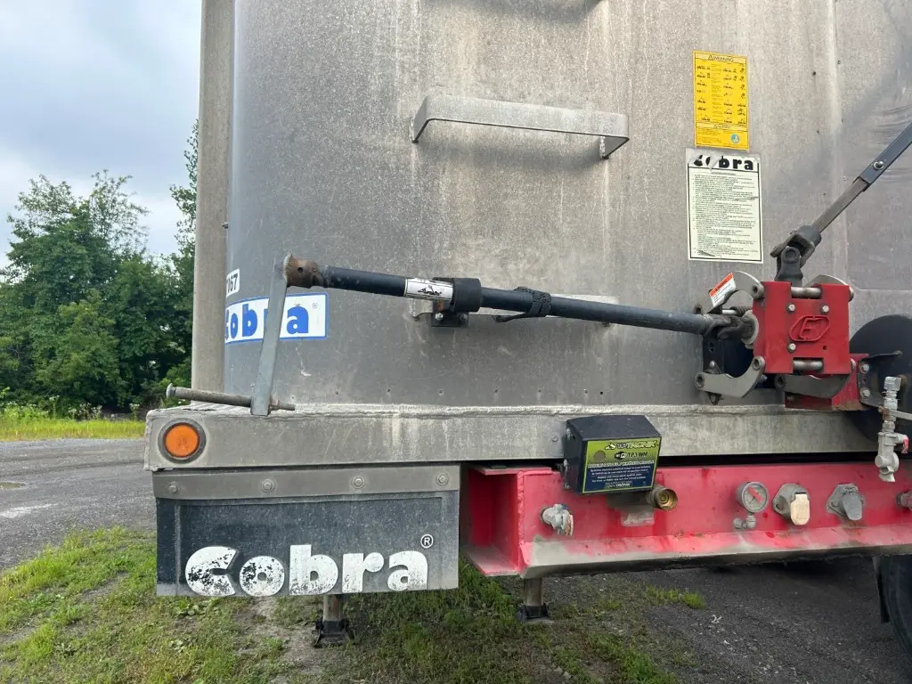 Dompeur 3 essieux Cobra 32' usagé 2013 à vendre à Laval – Photo 9