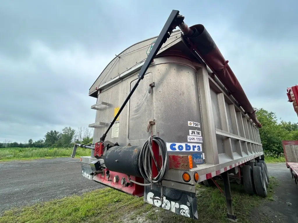 Dompeur 3 essieux Cobra 32' usagé 2013 à vendre à Laval – Photo 10