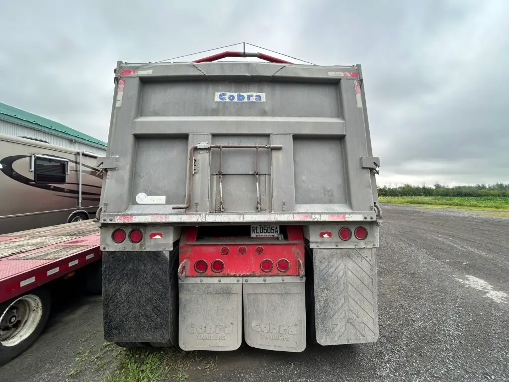 Dompeur 3 essieux Cobra 32' usagé 2013 à vendre à Laval – Photo 11