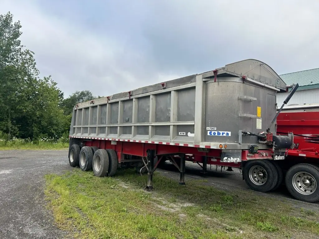 Dompeur 3 essieux Cobra 32' usagé 2013 à vendre à Laval – Photo 2