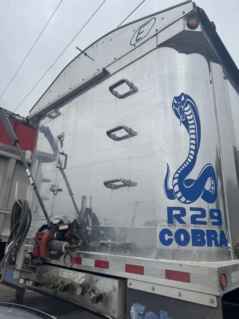 Dompeur 4 essieux Cobra mur 72" usagé 2023 à vendre à Laval – Photo 6