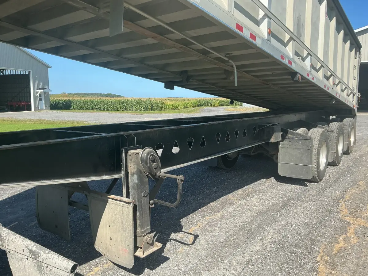 Dompeur 3 essieux Manac mur 72" usagé 2007 à vendre à Laval – Photo 3