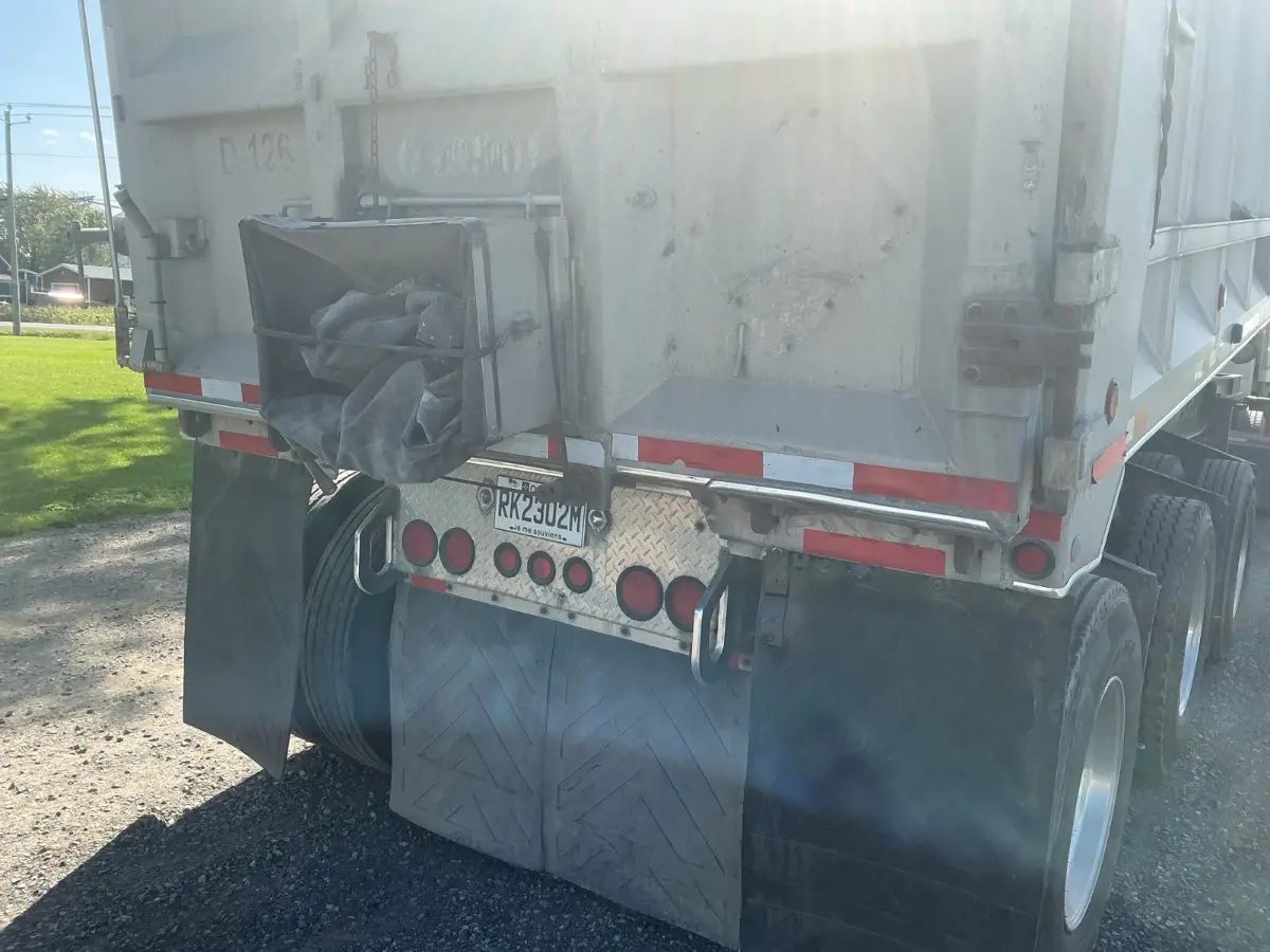 Dompeur 3 essieux Manac mur 72" usagé 2007 à vendre à Laval – Photo 7